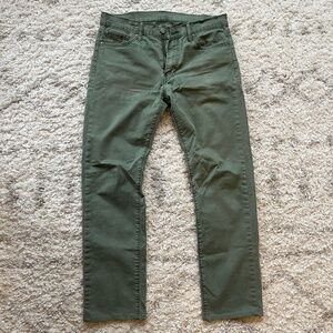 Levis 513 in light olive cotton twill. Slim straight cut, 32x30 (tailored)
